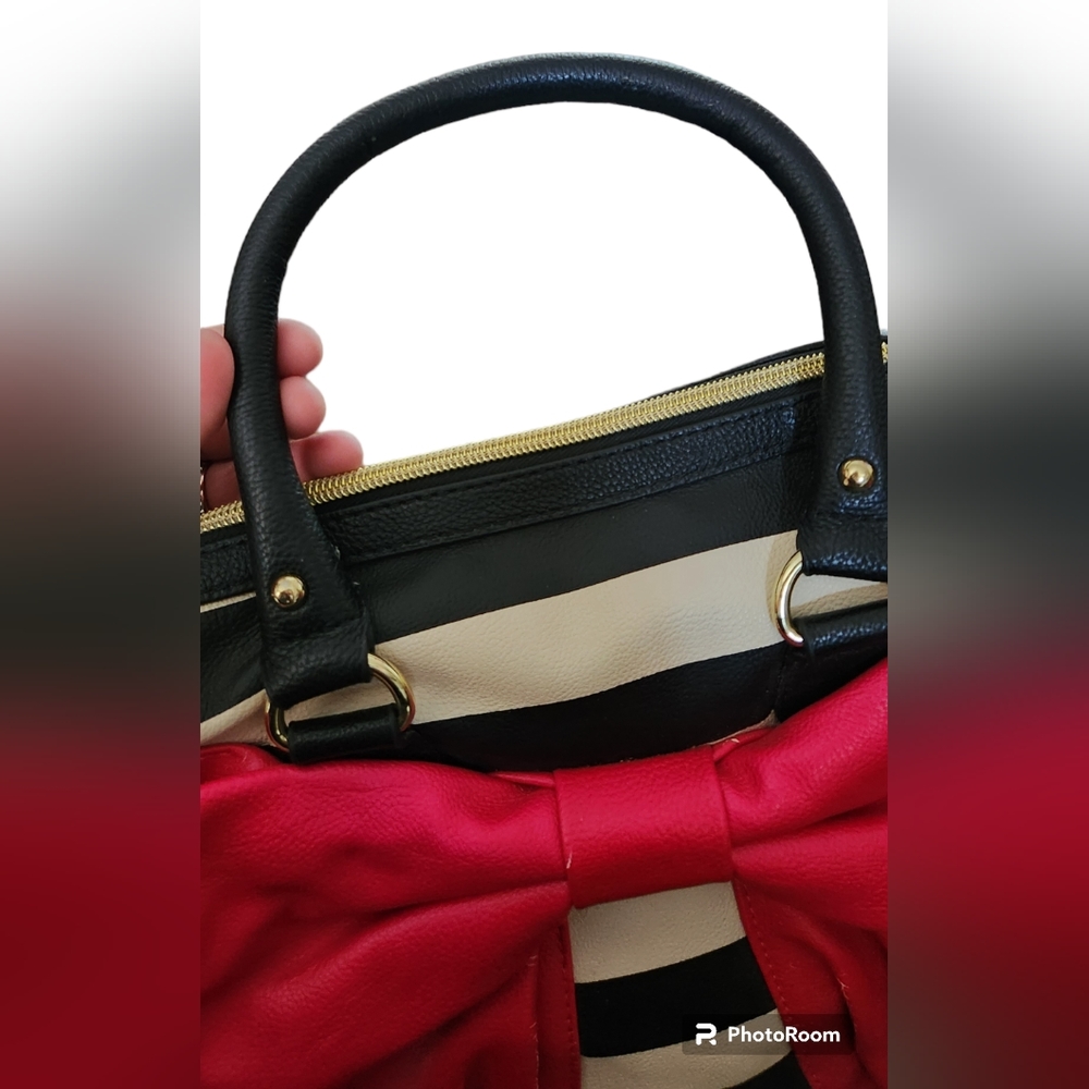 Y2K Betsey Johnson Off White & Black Striped Purse with Oversized Pink Bow - Picture 10 of 16